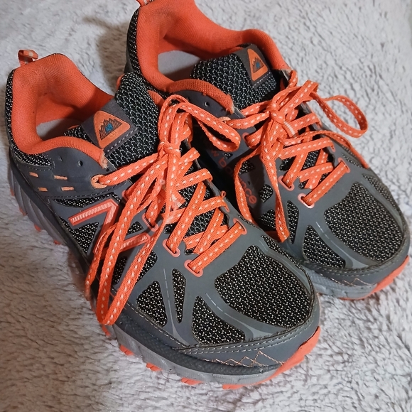 New Balance 610v4 Women’s Trail Running Sneakers - Picture 13 of 13